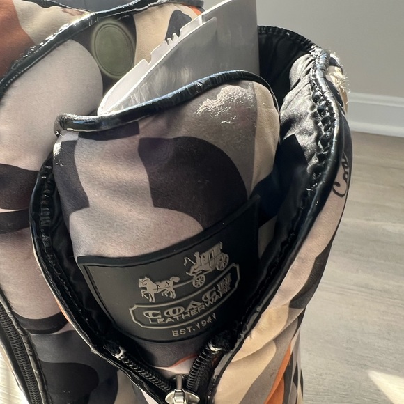 COACH “jolt” sneaker boot…beautiful silk outer lined for warmth. Size 7 - Picture 3 of 5